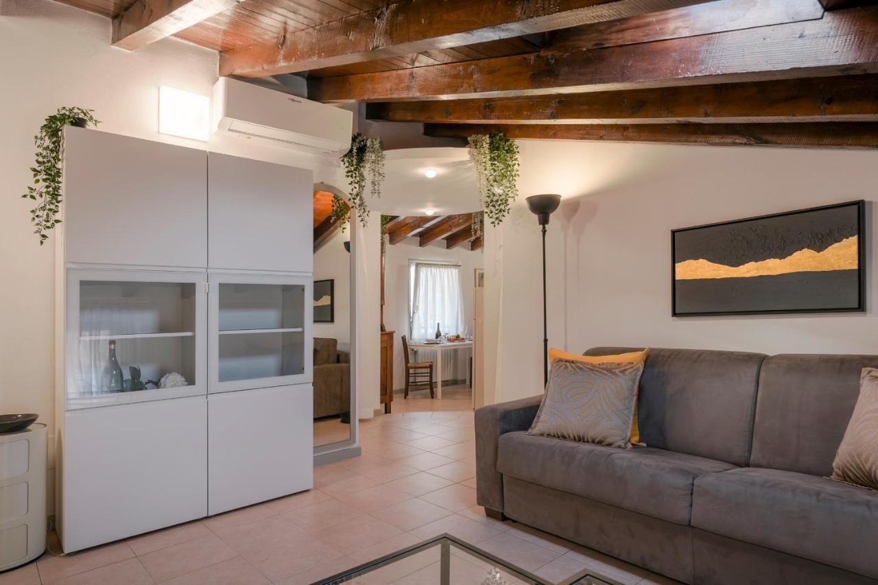 Lovely Mansard Iseo Portelle Holiday With Private Parking And Bike Storage Exterior photo