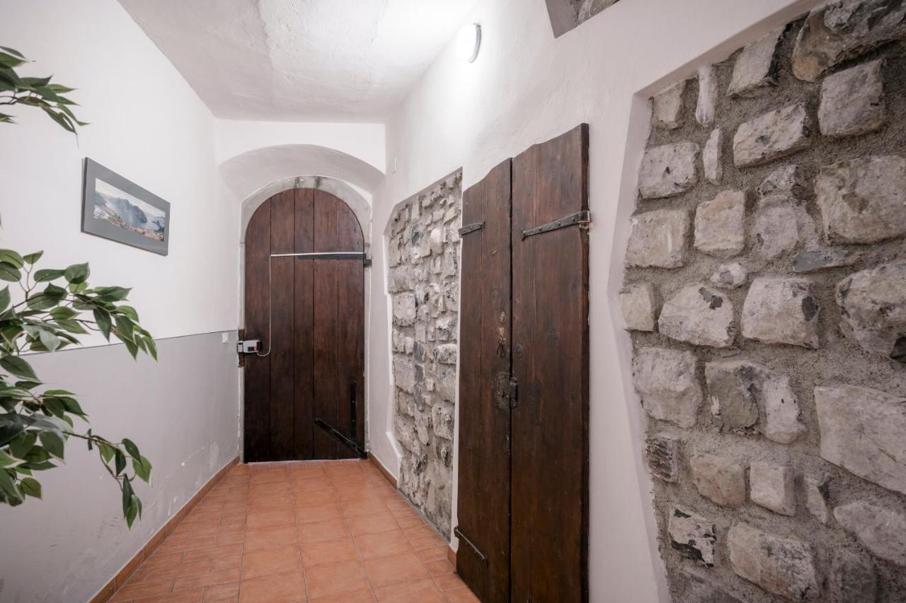 Lovely Mansard Iseo Portelle Holiday With Private Parking And Bike Storage Exterior photo