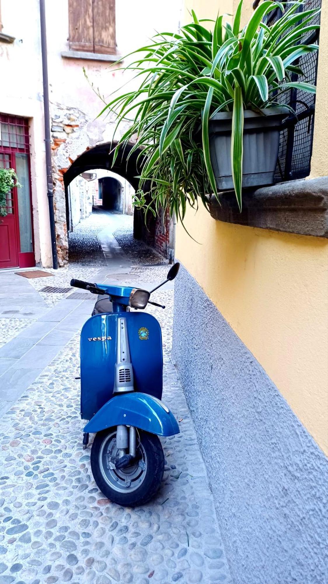Lovely Mansard Iseo Portelle Holiday With Private Parking And Bike Storage Exterior photo