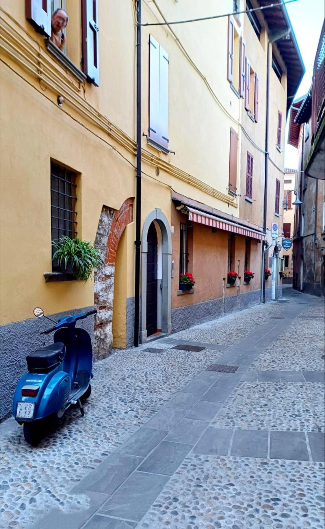 Lovely Mansard Iseo Portelle Holiday With Private Parking And Bike Storage Exterior photo